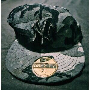 New Era New York Yankees Genuine Cap Size 8 Camouflage Black Gray